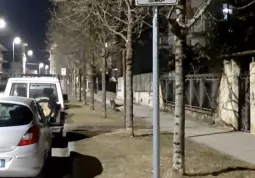 Nel quarto venerdì del mese dalle ore 14 alle 15,30 sono interesssate dal divieto di sosta via Pes di Villamarina, con divieto soltanto nel tratto davanti alle scuole dell’infanzia e del micronido, viale Concordia e il lato strada di fronte alle scuole di piazza Fratelli 